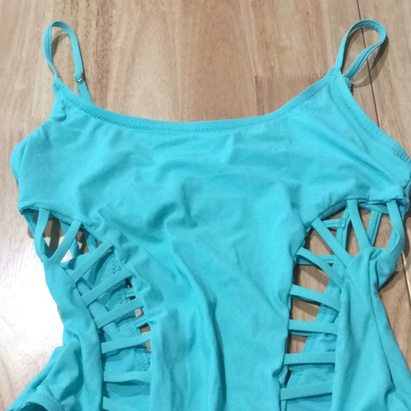 Red Carter - cutout one piece swimsuit - Picture 5 of 8